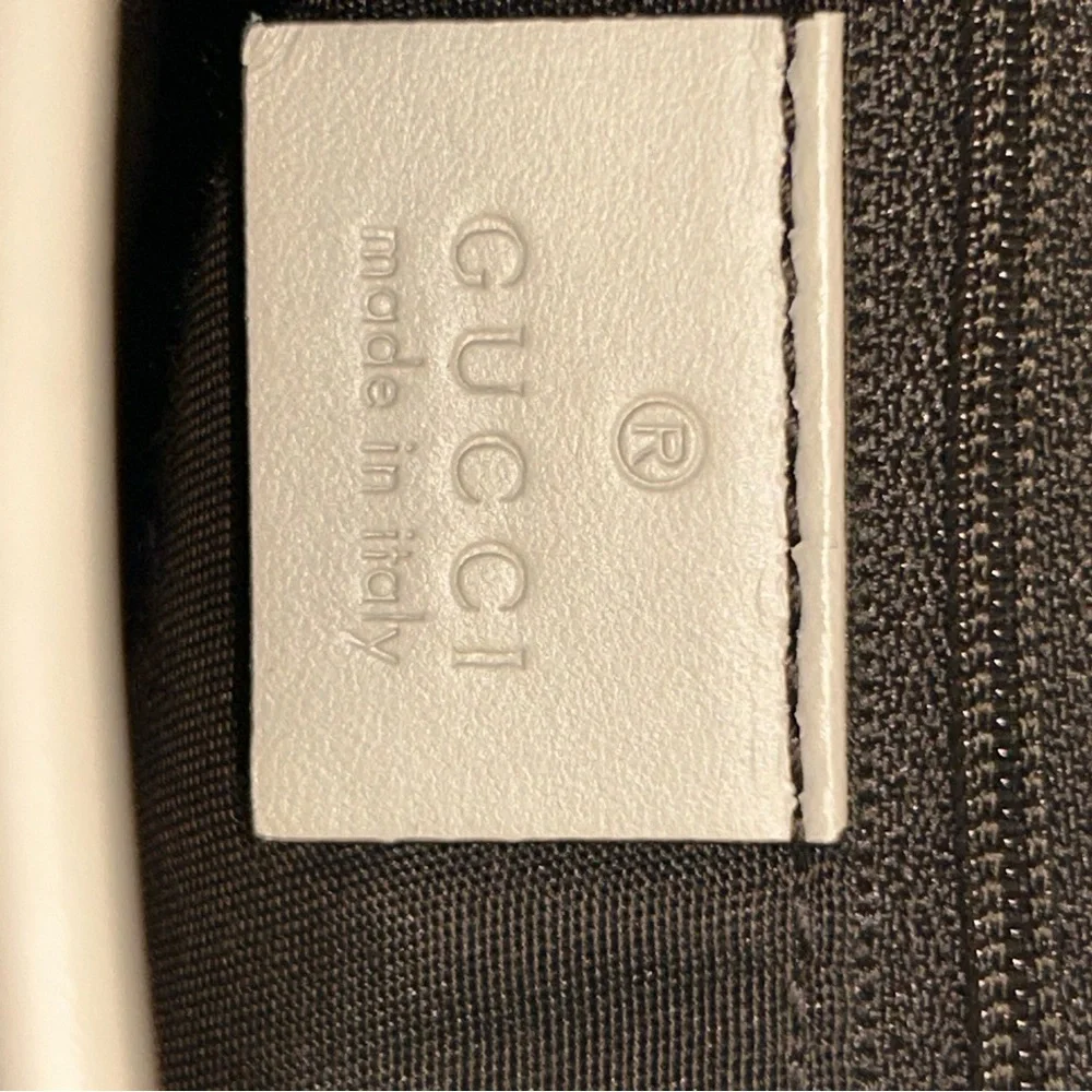 Gucci GG Canvas Crossbody Bag - Picture 4 of 16